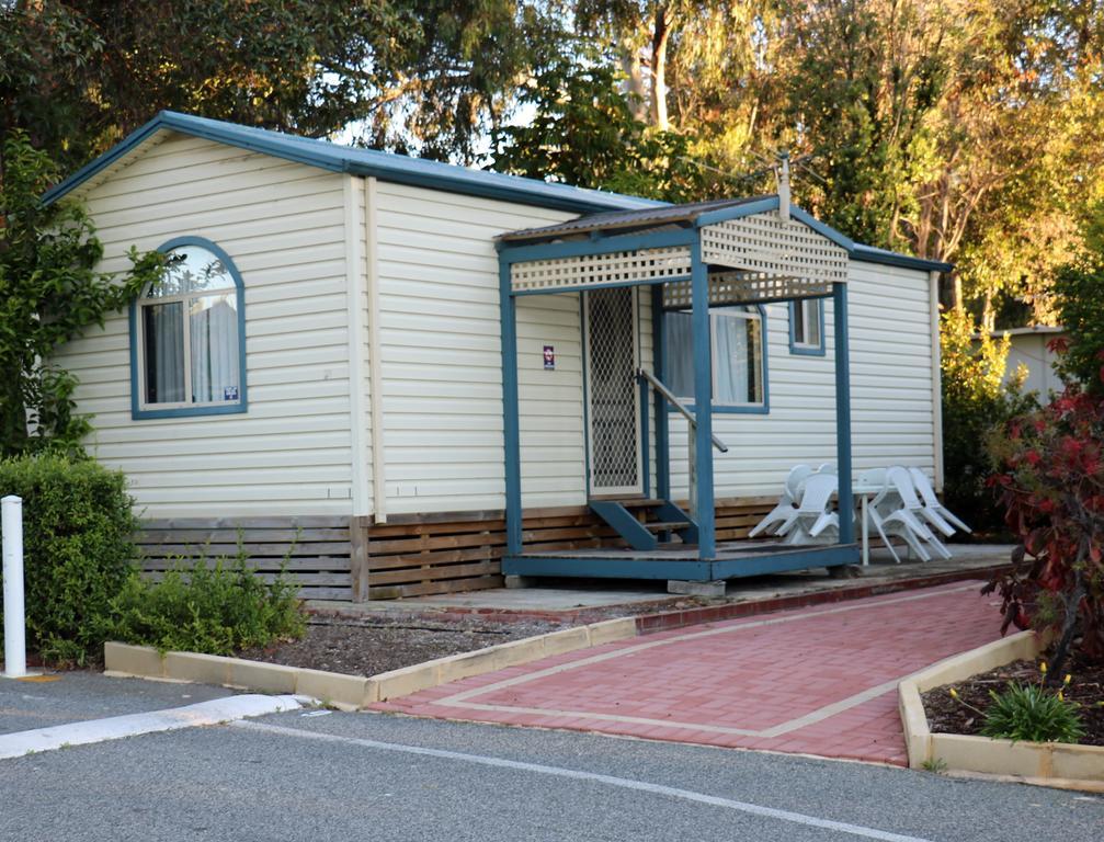 Hotel Acclaim Kingsway Tourist Park Madeley Esterno foto