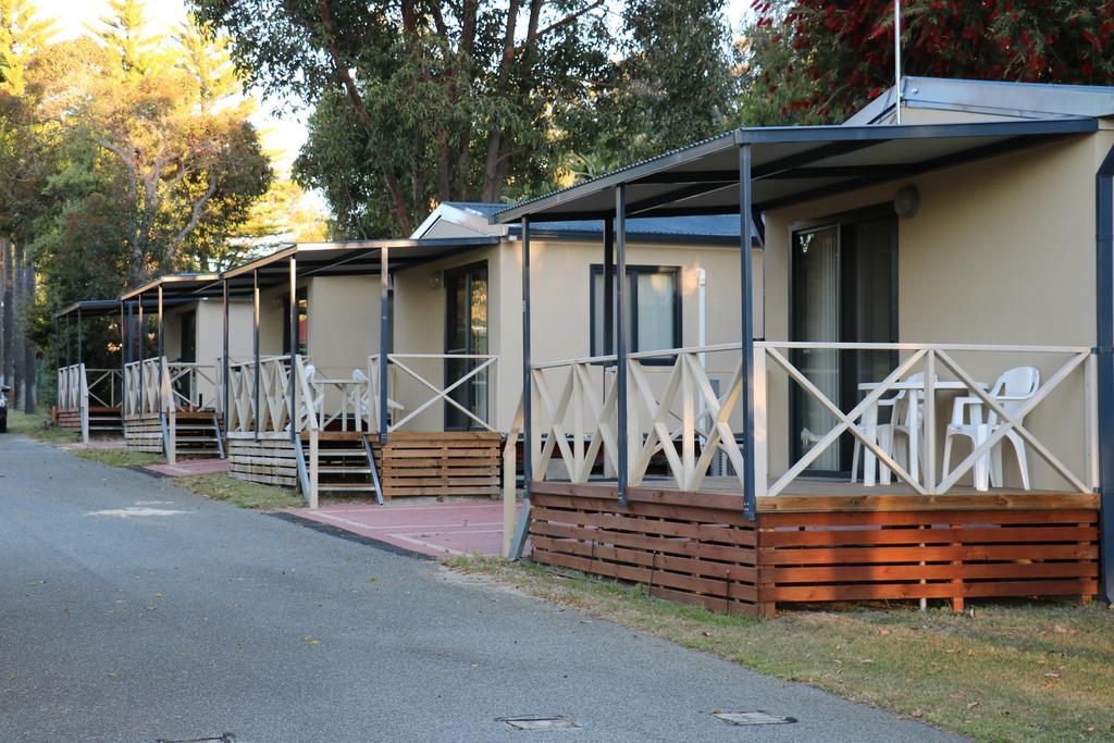 Hotel Acclaim Kingsway Tourist Park Madeley Esterno foto