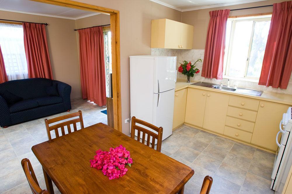Hotel Acclaim Kingsway Tourist Park Madeley Esterno foto